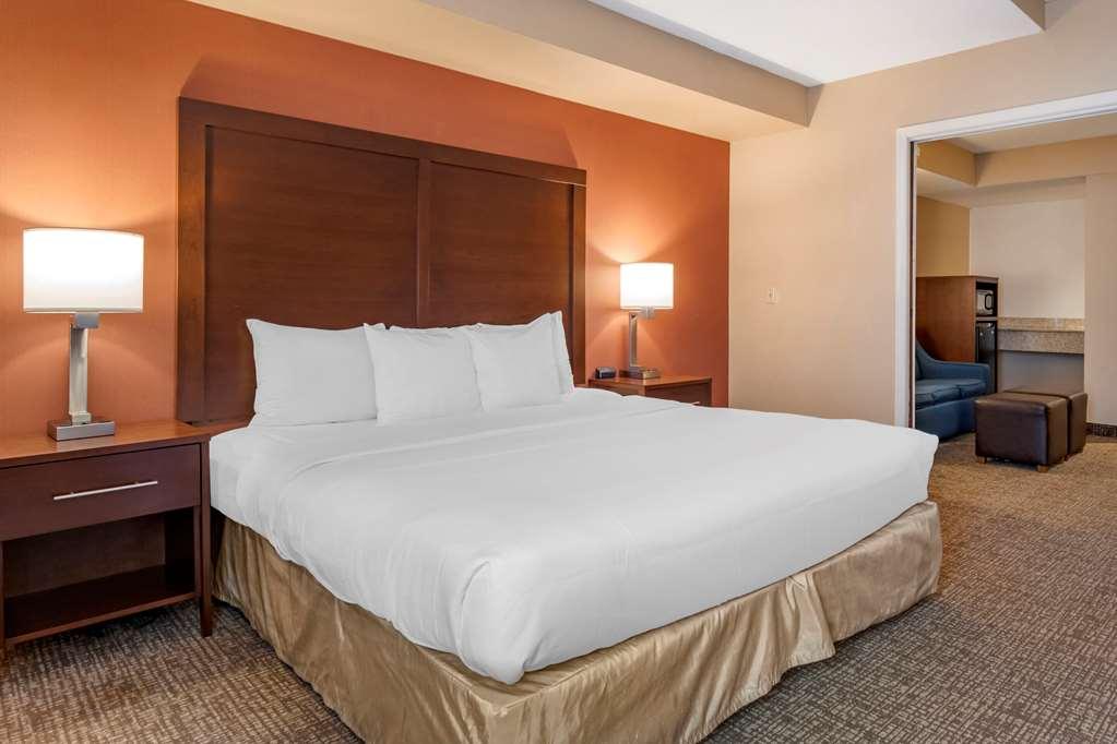 คอมฟอร์ต สวีท ดาวน์ทาวน์ คาร์ไลล์ Hotel ห้อง รูปภาพ