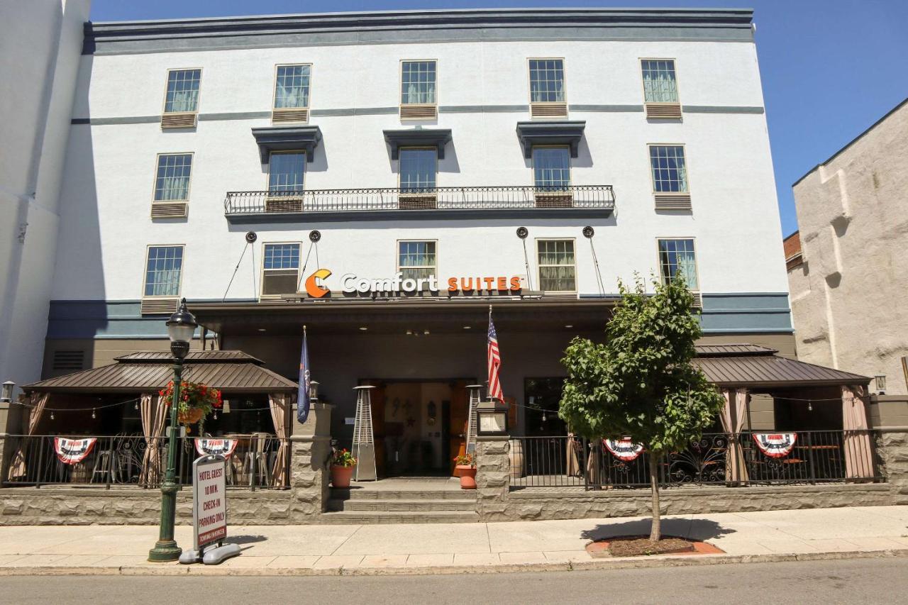 คอมฟอร์ต สวีท ดาวน์ทาวน์ คาร์ไลล์ Hotel ภายนอก รูปภาพ